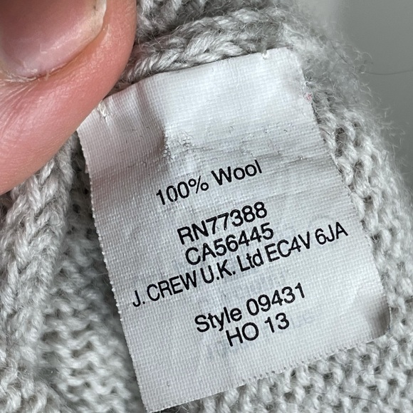 J Crew Sweater 100% Wool Grey With Red Green And Blue Stripes Size M Women’s - Picture 9 of 9